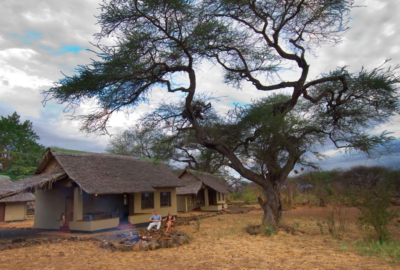 Tsavo West National Park Severin Safari Camp מראה חיצוני תמונה