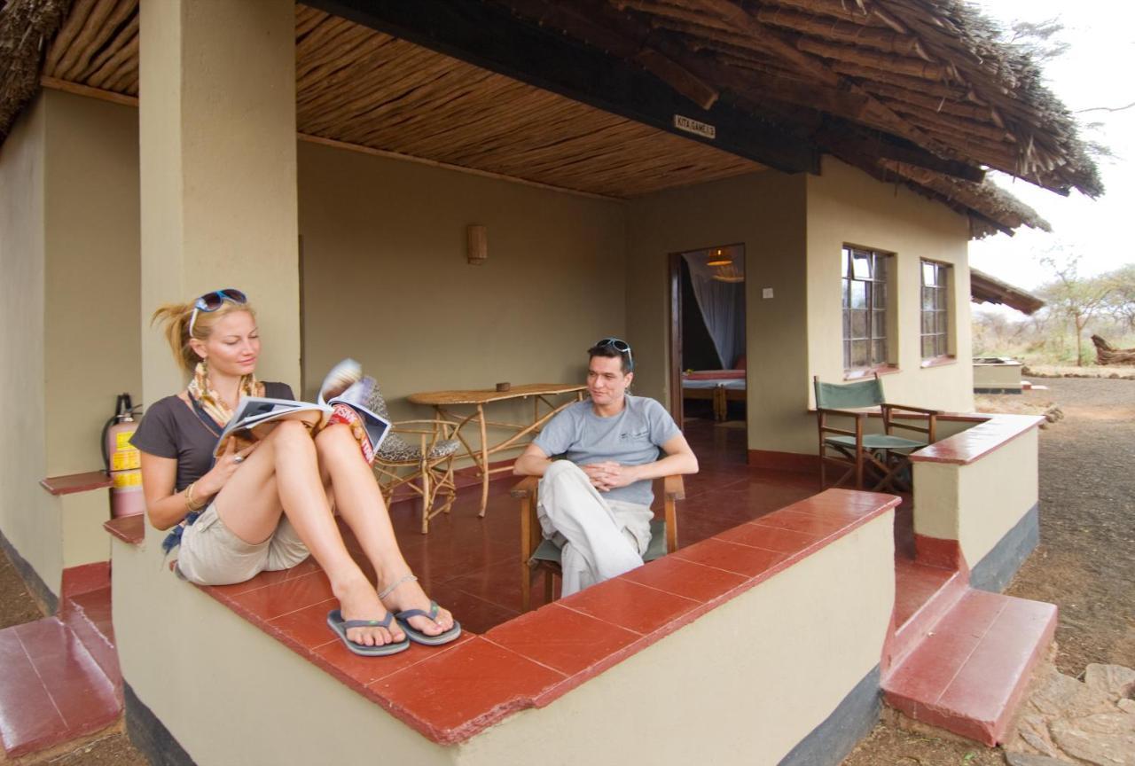 Tsavo West National Park Severin Safari Camp מראה חיצוני תמונה
