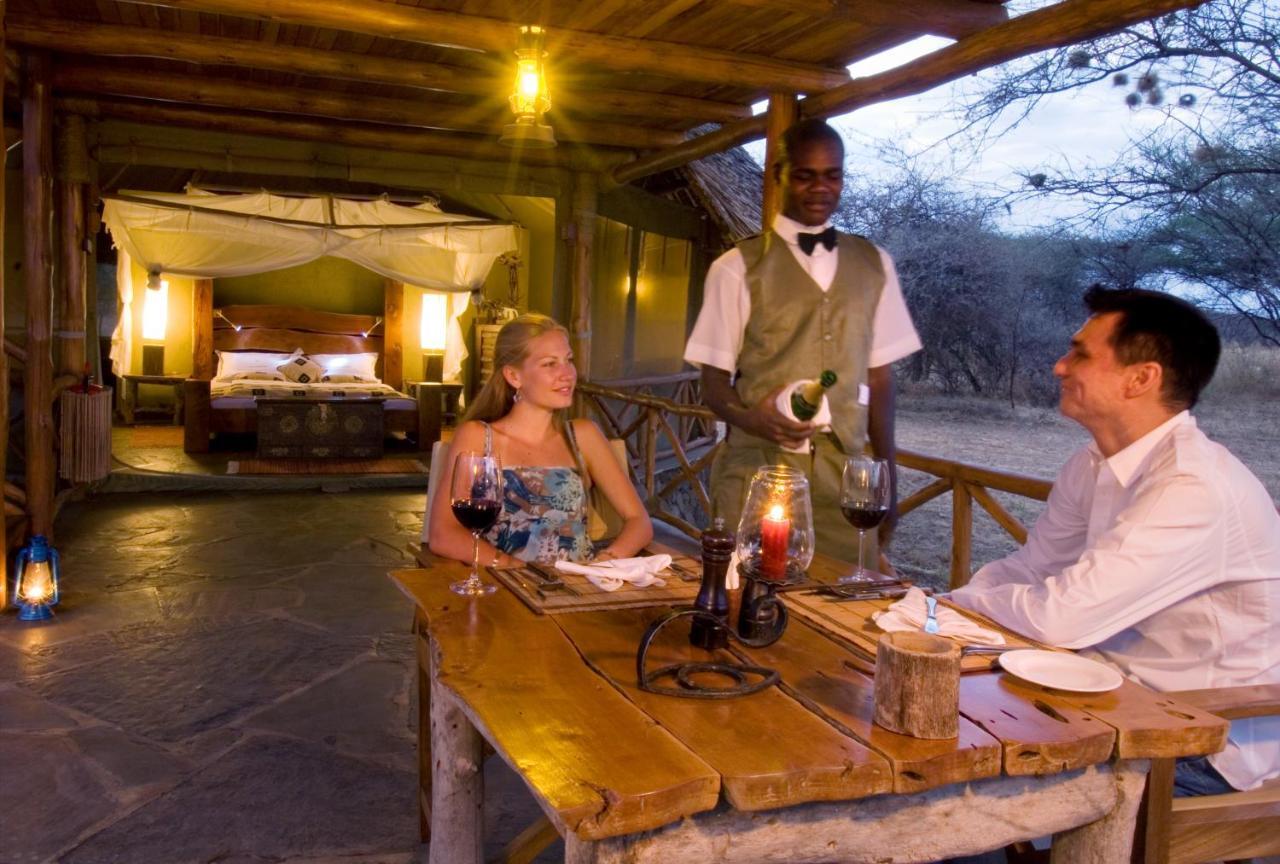 Tsavo West National Park Severin Safari Camp מראה חיצוני תמונה