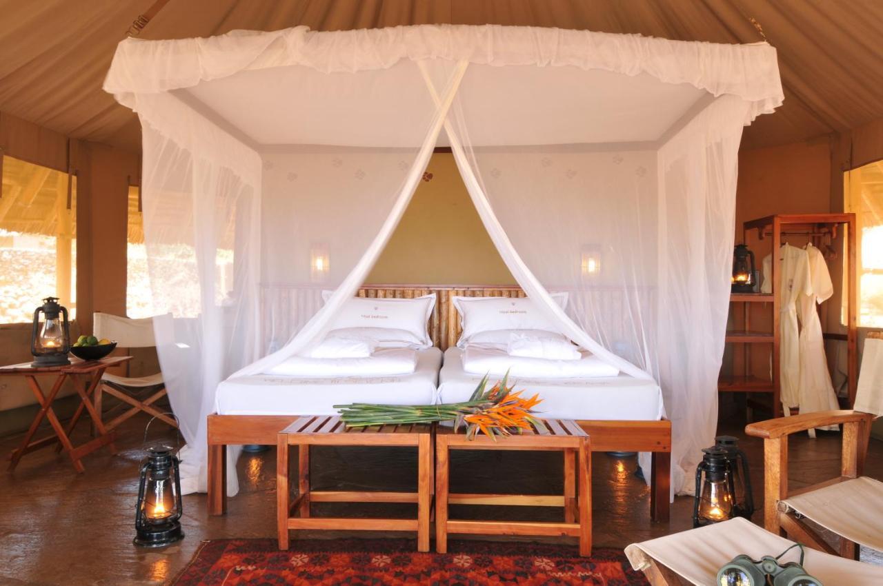 Tsavo West National Park Severin Safari Camp מראה חיצוני תמונה